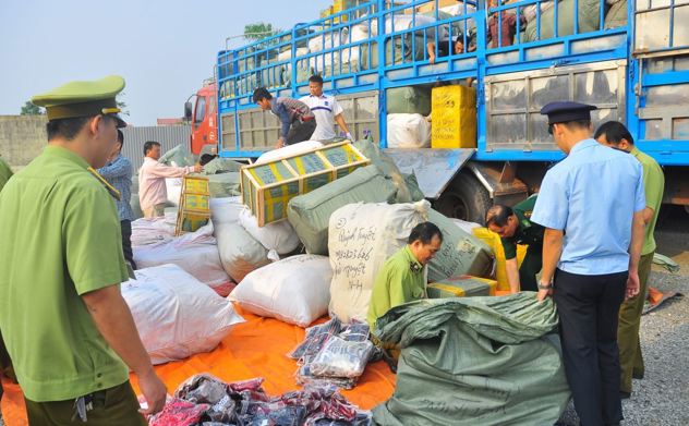 Tăng cường công tác chống buôn lậu, vận chuyển, sản xuất, mua bán, tàng trữ, sử dụng trái phép thuốc lá trong tình hình mới trên địa bàn thành phố Huế